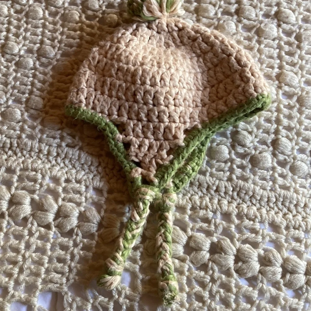 Vintage hand crochet hat fir baby